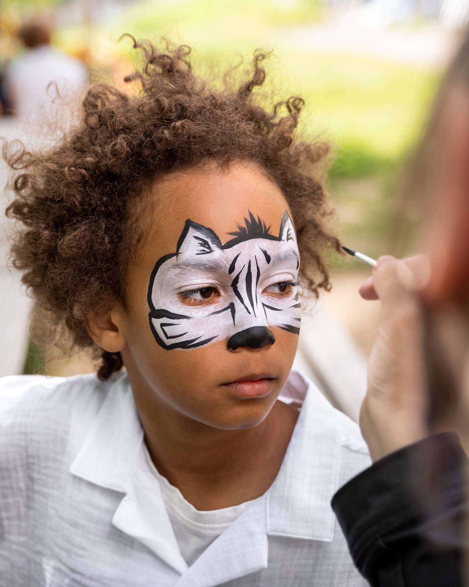 kid-having-fun-jungle-party